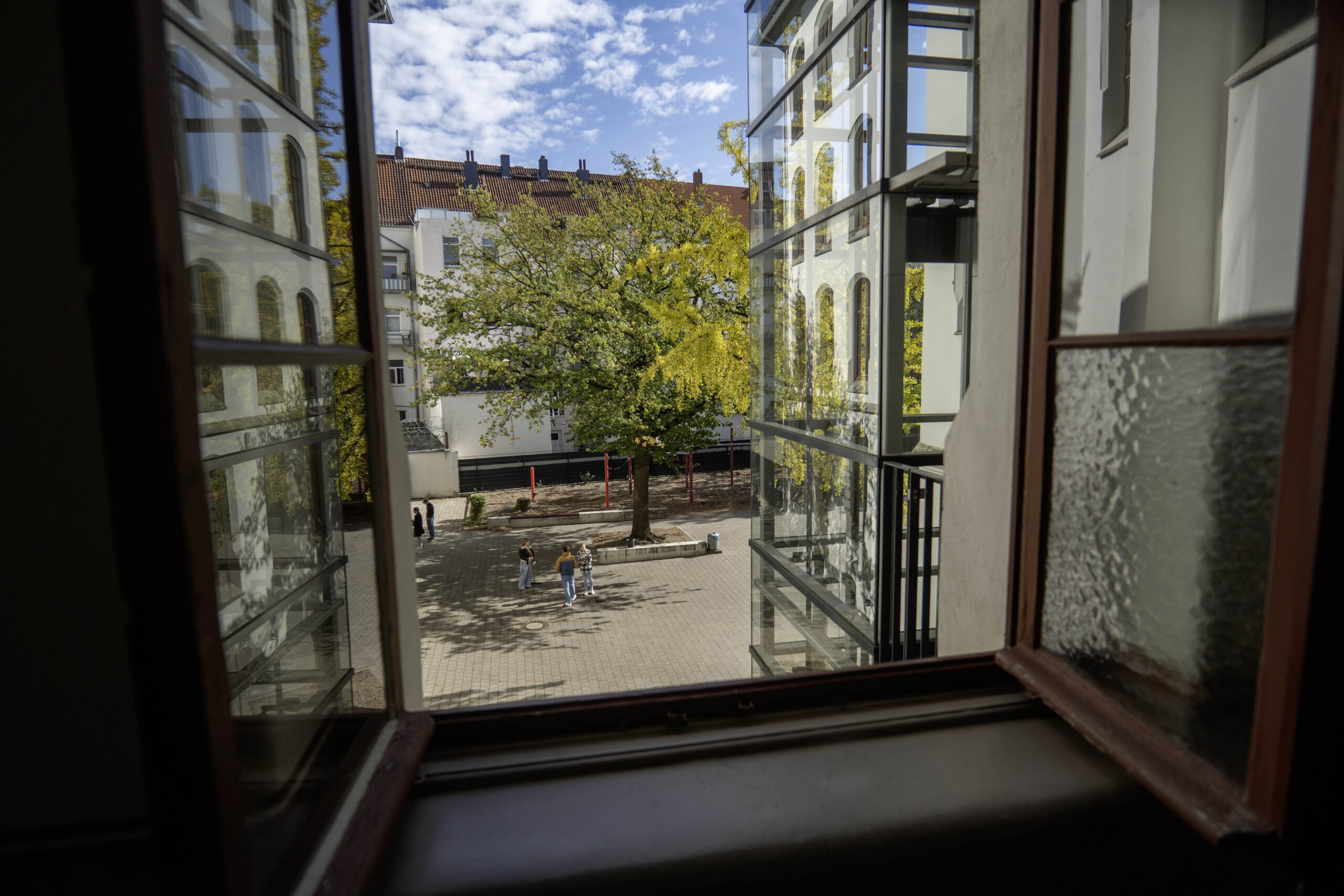 Blick auf den Schulhof
